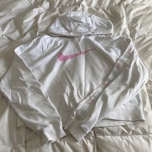 Nike Cropped Sweater